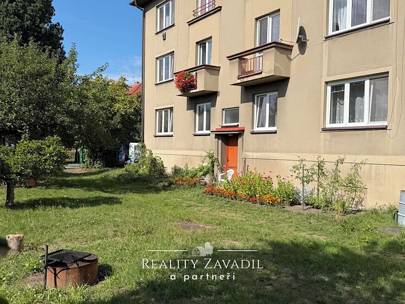 Prodej bytu 3+1 58 m² se zahradou, Pardubice - Bílé Předměst